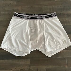 MENS ATHLETIC WHITE COMPRESSION SHORTS